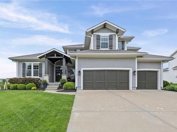 7019 Apache Drive, Shawnee, KS 66226