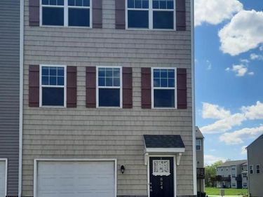 824 ADMIRALS QUAY DRIVE , MECHANICSBURG, PA 17050