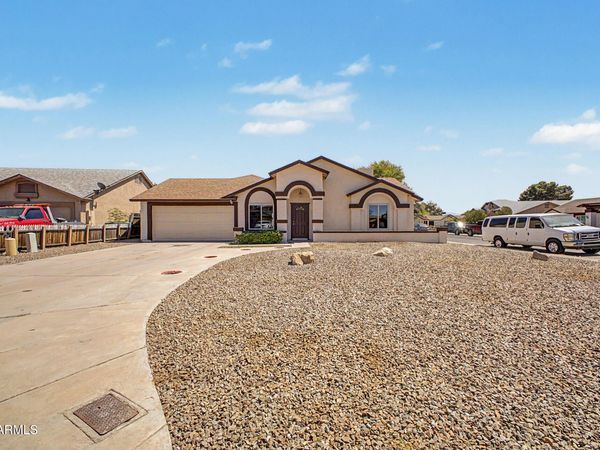 6937 W SHEILA Lane, Phoenix, AZ 85033
