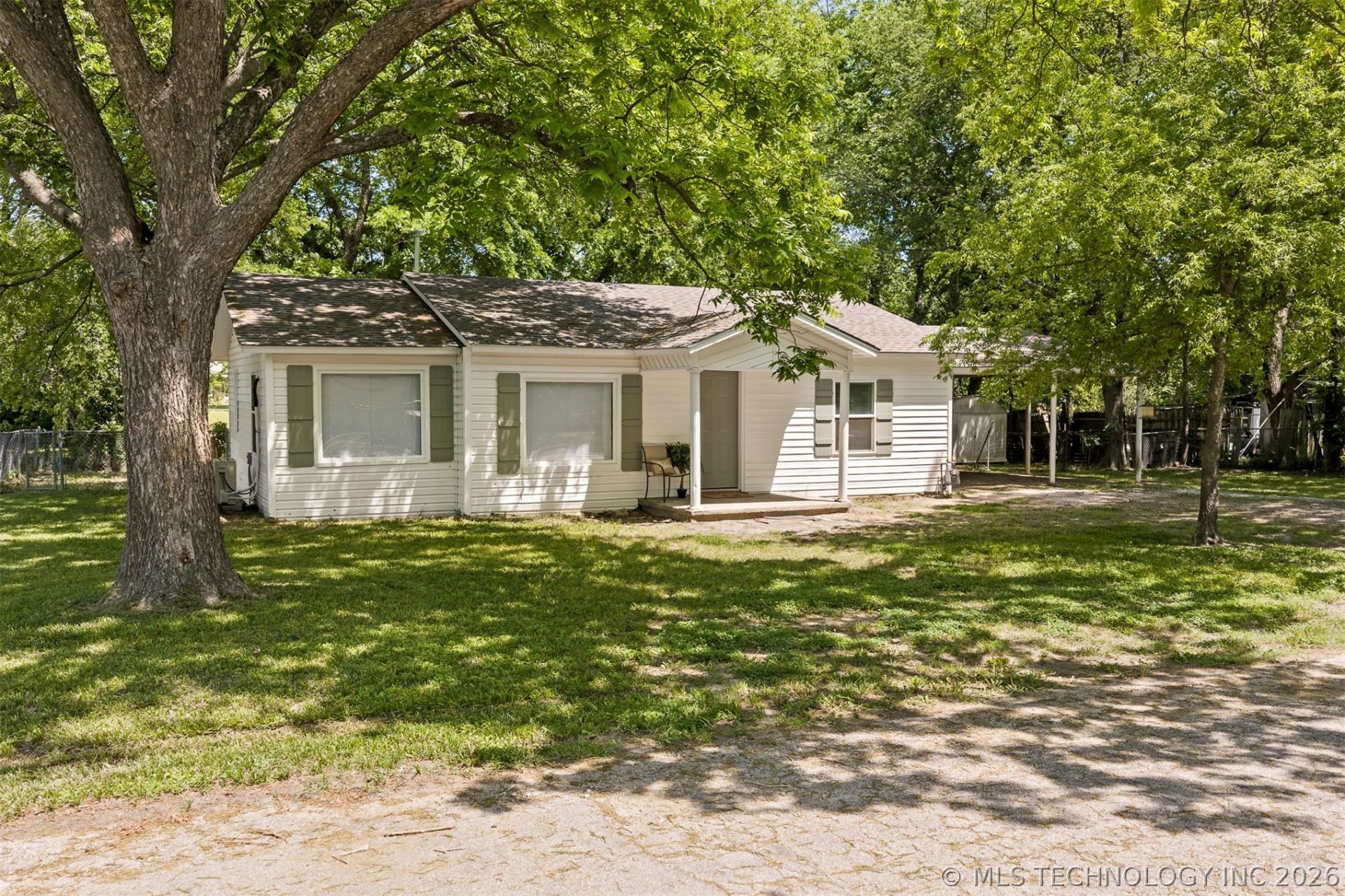 1002 SW Howard Street, Ardmore, OK 73401 Main Photo