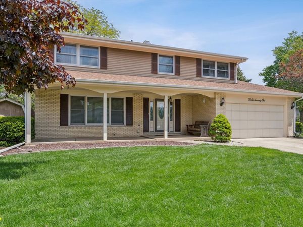 5S671 Park Meadow Drive , Naperville, IL 60540