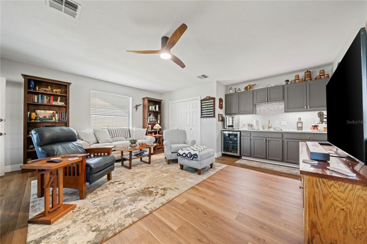 6219 Huntington Drive, Zephyrhills, FL 33542 Photo