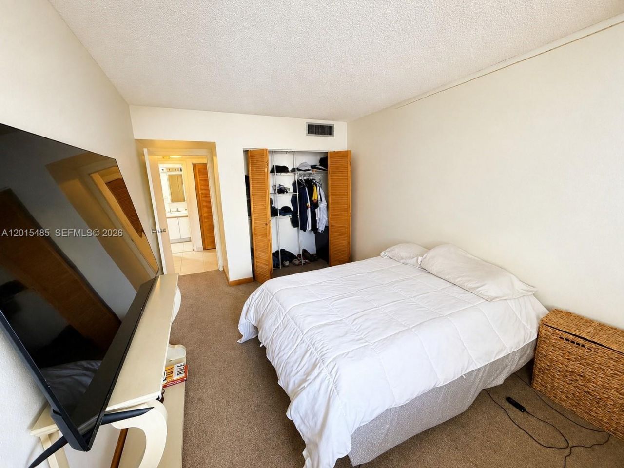 3375 N Country Club Dr , Unit 407, Aventura, FL 33180 Photo