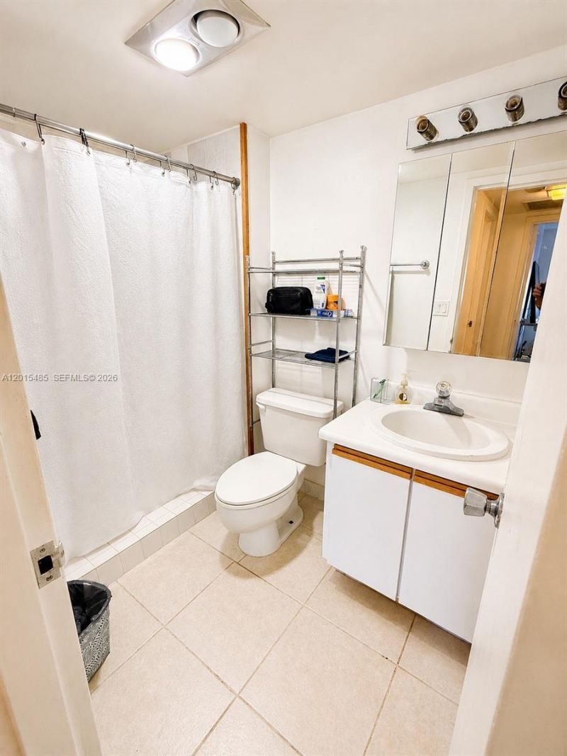 3375 N Country Club Dr , Unit 407, Aventura, FL 33180 Photo