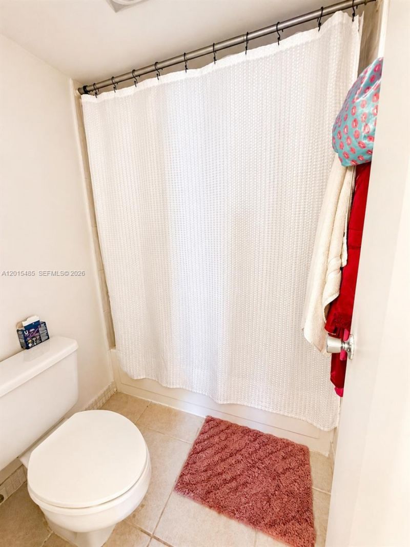 3375 N Country Club Dr , Unit 407, Aventura, FL 33180 Photo