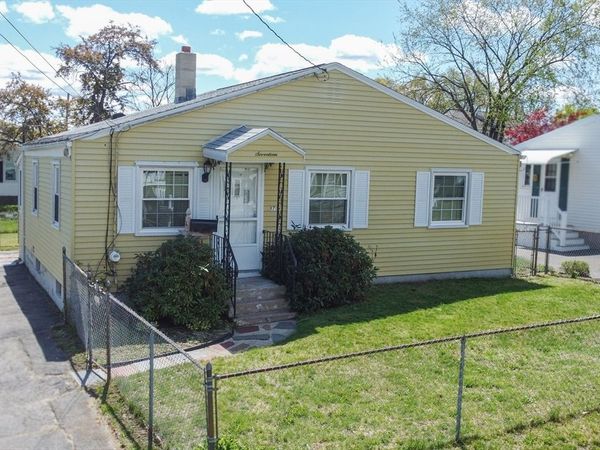 17 Mcbride St, Springfield, MA 01104