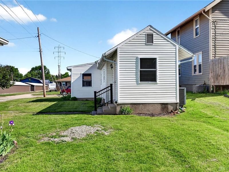 215 W Monument Street, Pleasant Hill, OH 45359 Photo 8