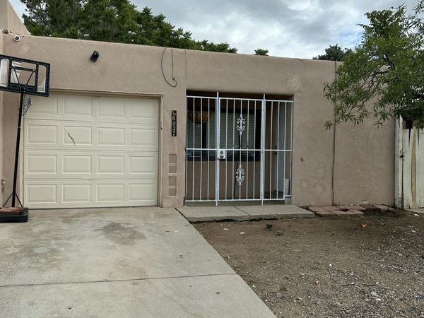 6027 Redlands Road NW, Albuquerque, NM 87120