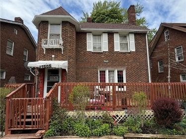 17205 Hillsboro Road, Cleveland, OH 44112