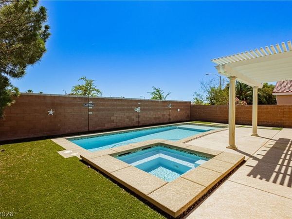 6704 Arctic Breeze Street , North Las Vegas, NV 89084