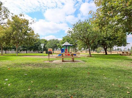 1670 W North Bear Creek Dr, Merced, CA 95348 Photo