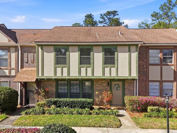 8153 SUTTON PLACE N, JACKSONVILLE, FL 32217