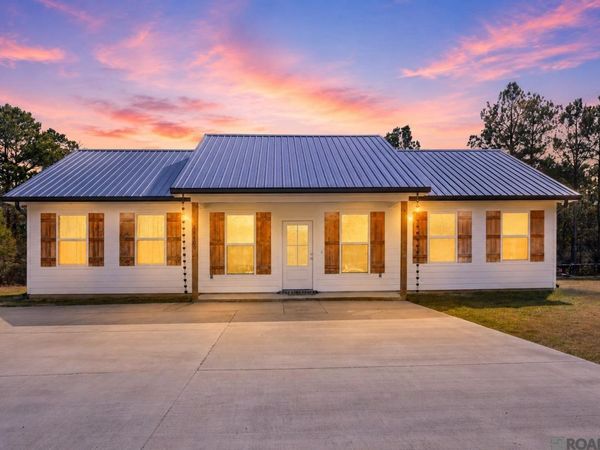 26400 Ponchatoula Dr, Springfield, LA 70462