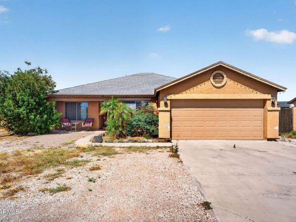 528 S 111TH Place, Mesa, AZ 85208