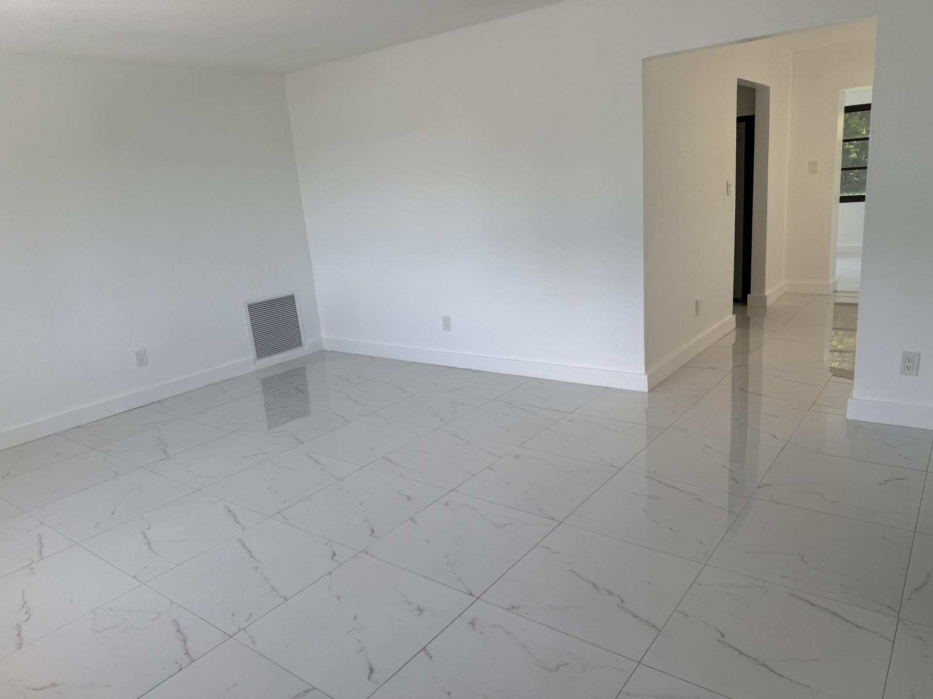 9405 NW 74th Street, Tamarac, FL 33321 Photo