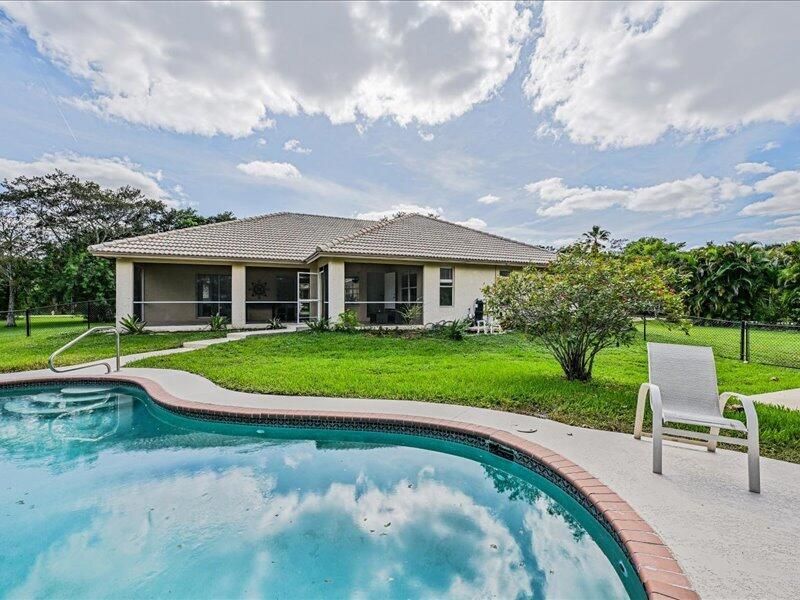 8671 155th Place N, Palm Beach Gardens, FL 33418 Photo