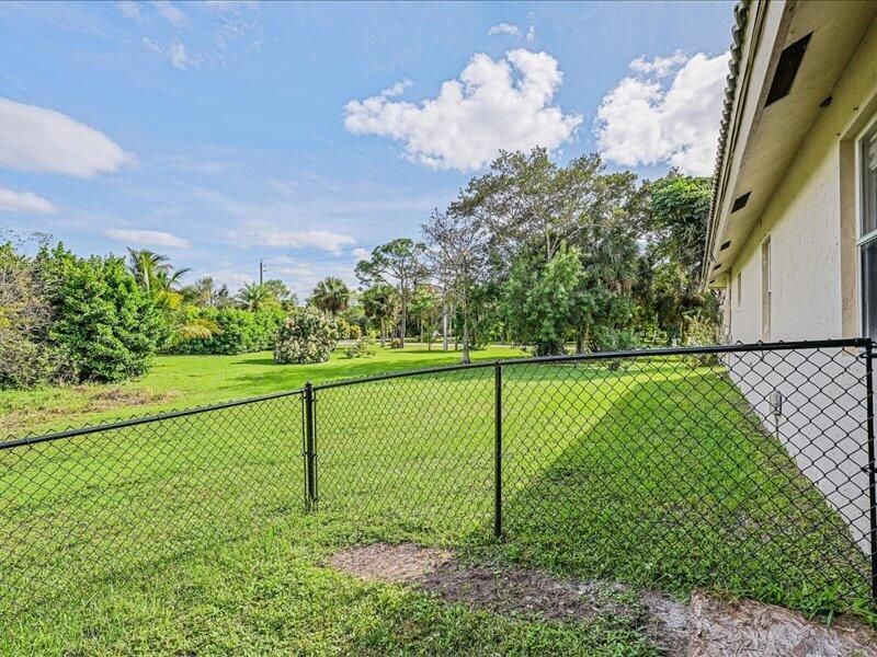 8671 155th Place N, Palm Beach Gardens, FL 33418 Photo