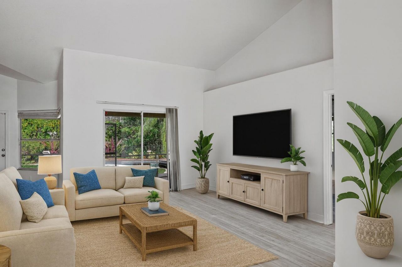 8671 155th Place N, Palm Beach Gardens, FL 33418 Photo