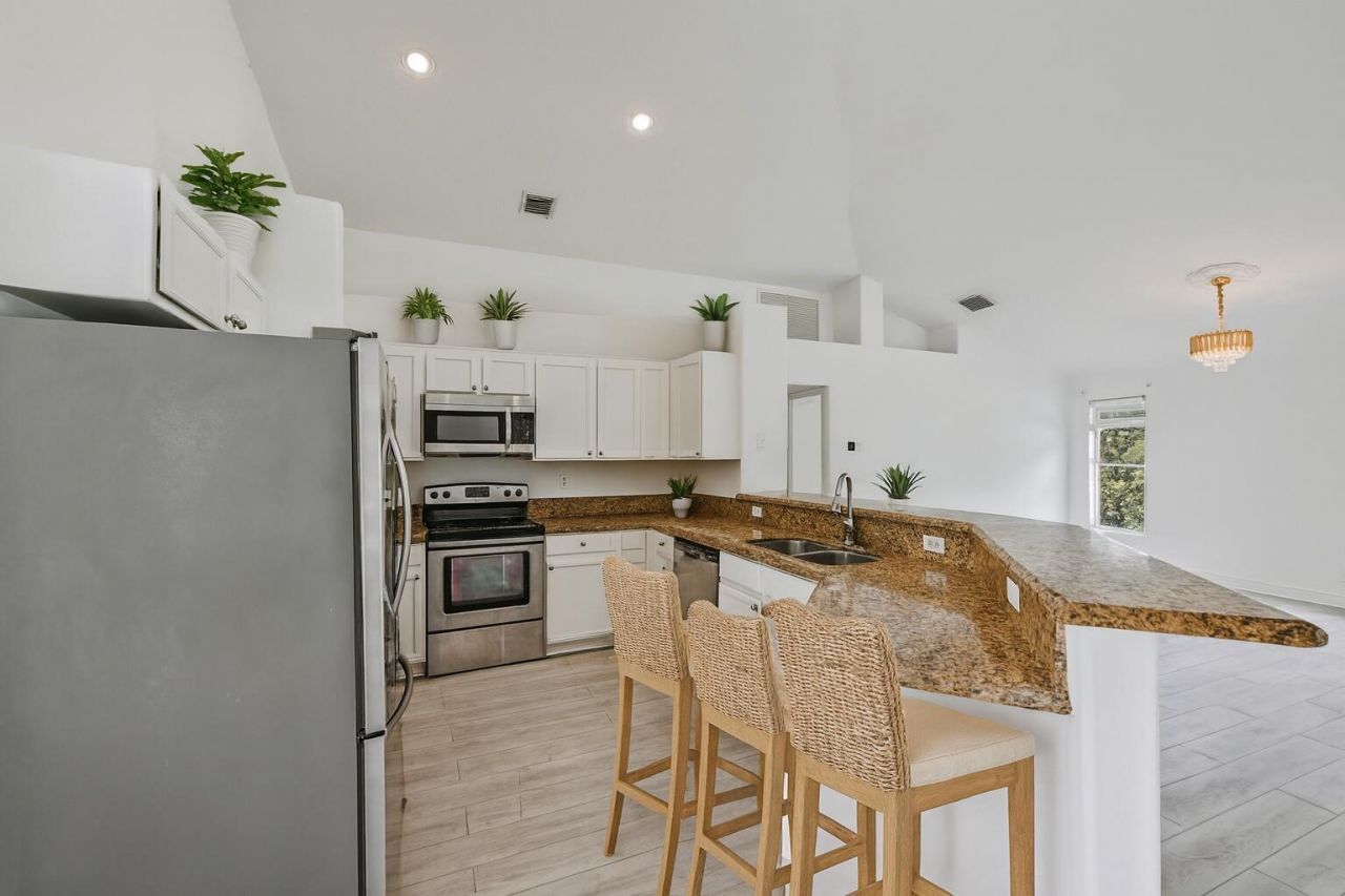 8671 155th Place N, Palm Beach Gardens, FL 33418 Photo