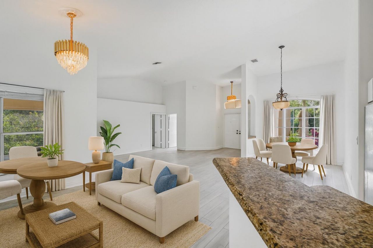 8671 155th Place N, Palm Beach Gardens, FL 33418 Photo