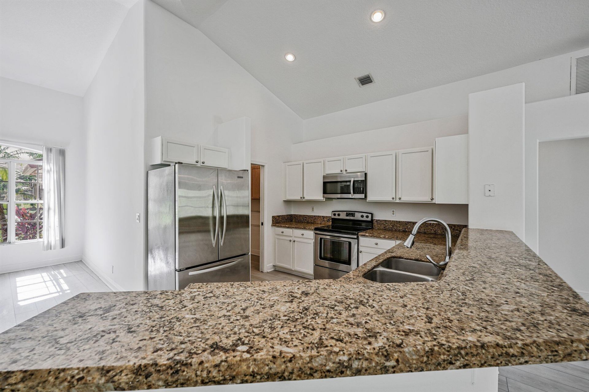 8671 155th Place N, Palm Beach Gardens, FL 33418 Photo