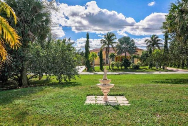 8671 155th Place N, Palm Beach Gardens, FL 33418 Photo