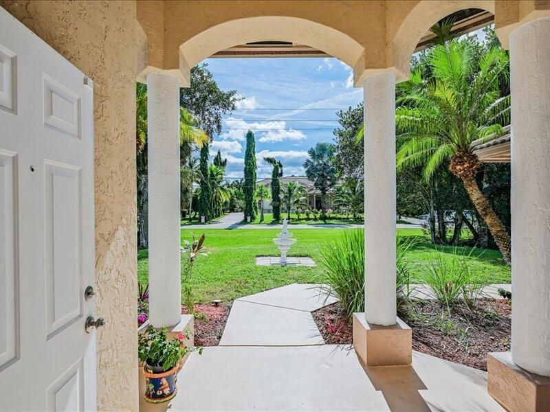 8671 155th Place N, Palm Beach Gardens, FL 33418 Photo