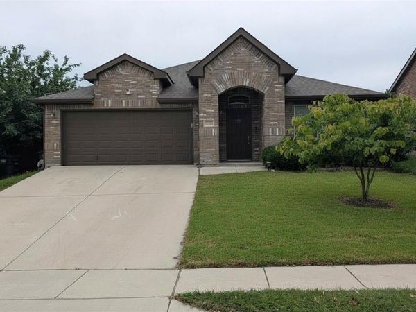 9921 Osprey Drive , Fort Worth, TX 76108