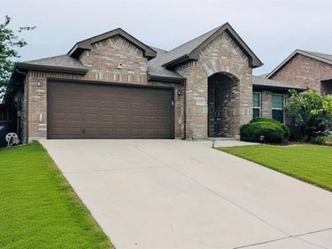9921 Osprey Drive, Fort Worth, TX 76108