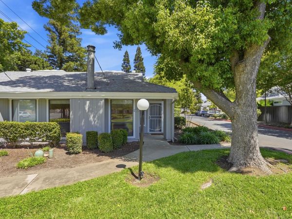3706 Gold Creek Ln, Sacramento, CA 95827