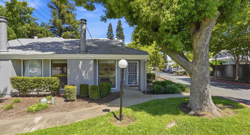3706 Gold Creek Ln, Sacramento, CA 95827 Photo
