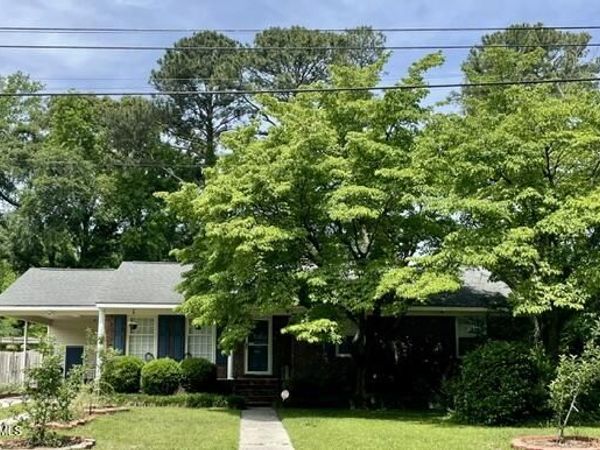 106 W Berkshire Road, Greenville, NC 27858
