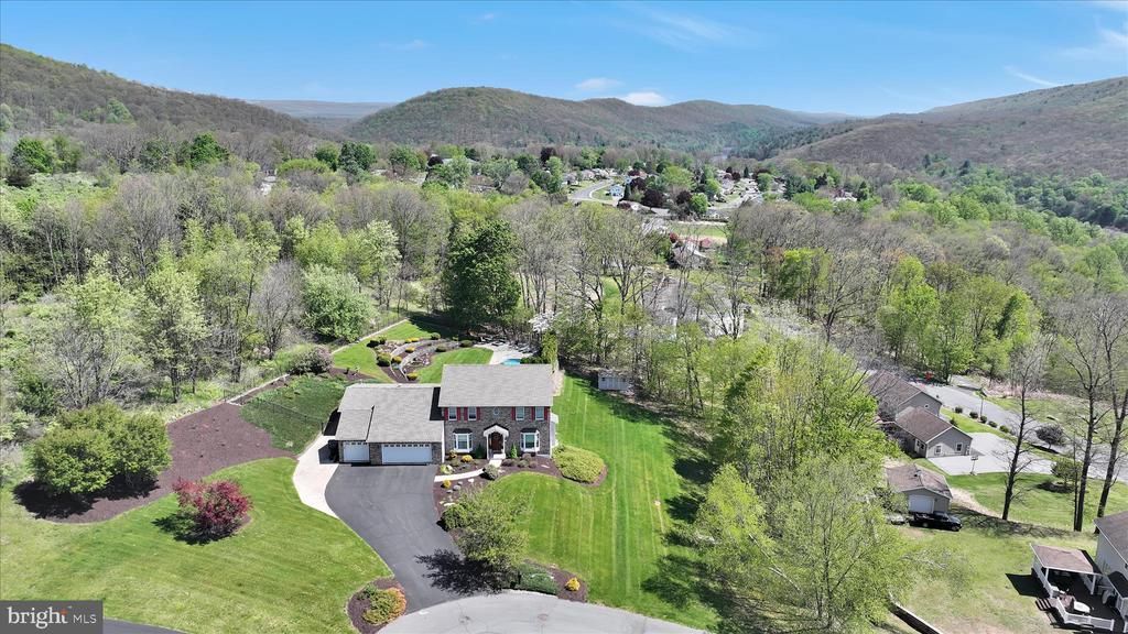 404 CONCORD GREEN, POTTSVILLE, PA 17901