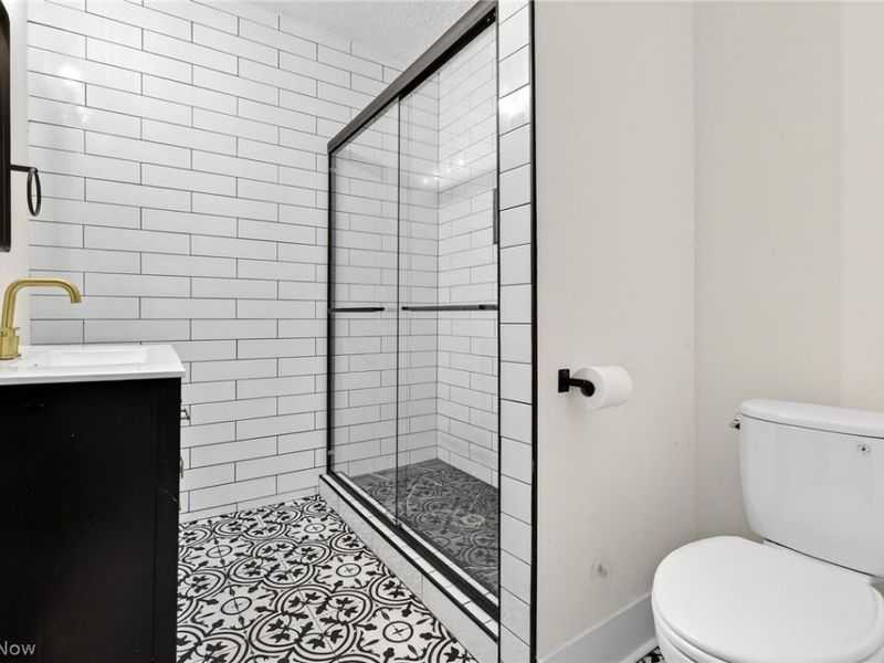 3326 EAST OVERLOOK Road, Cleveland Heights, OH 44118 Photo 3