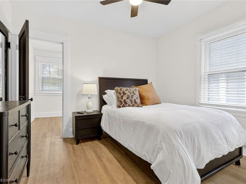 3326 EAST OVERLOOK Road, Cleveland Heights, OH 44118 Photo 4