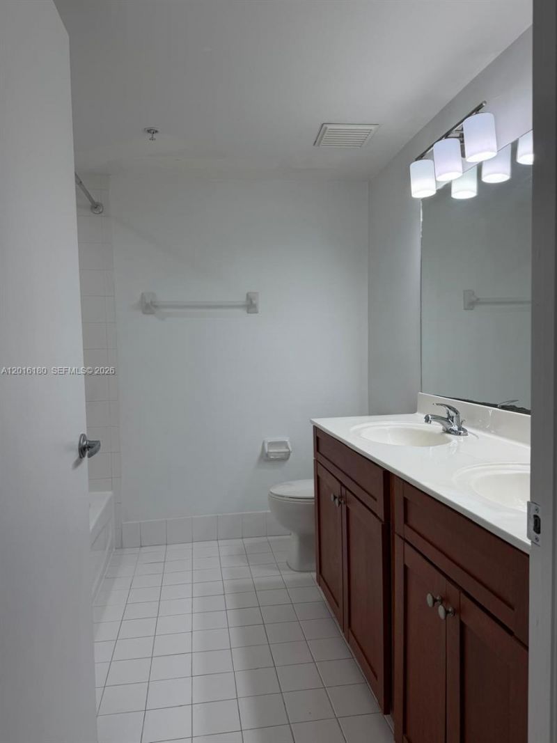 36 NW 6th Ave, Unit 1108, Miami, FL 33128 Photo