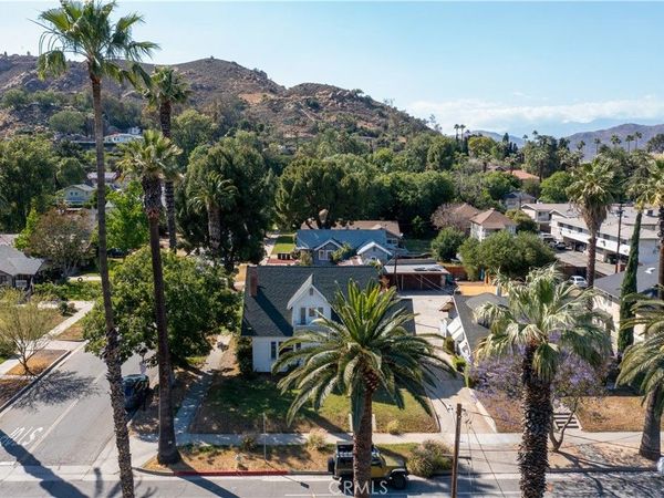 3893 Pine Street, Riverside, CA 92501
