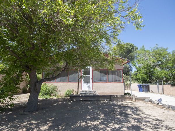 5911 Lucca Avenue SW, Albuquerque, NM 87121