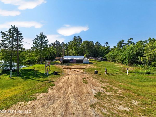 16475 Us-90, Pearlington, MS 39572