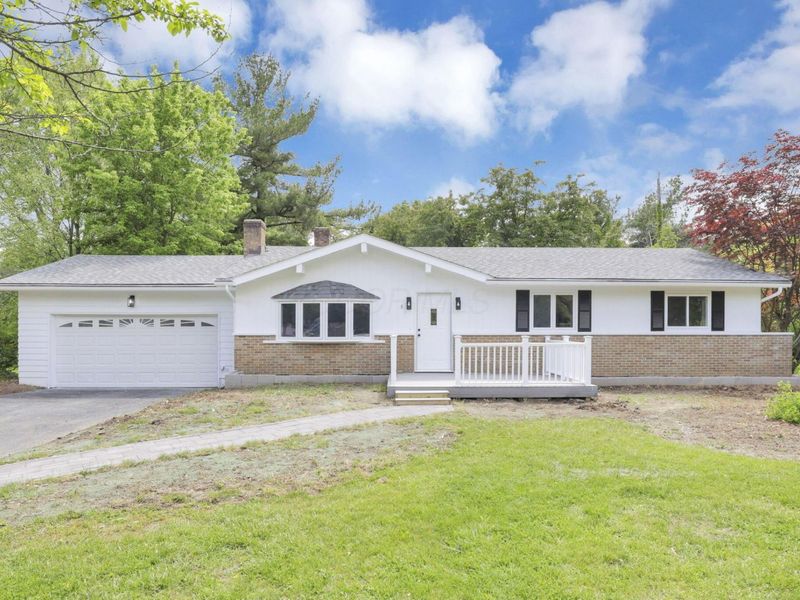 8 Summit Glen Road SW, Pataskala, OH 43062 Photo 1