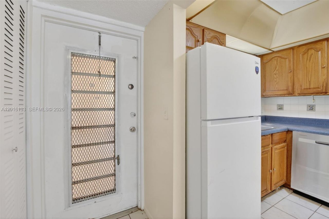 3048 E Sunrise Lakes Dr , Unit 220, Sunrise, FL 33322 Photo