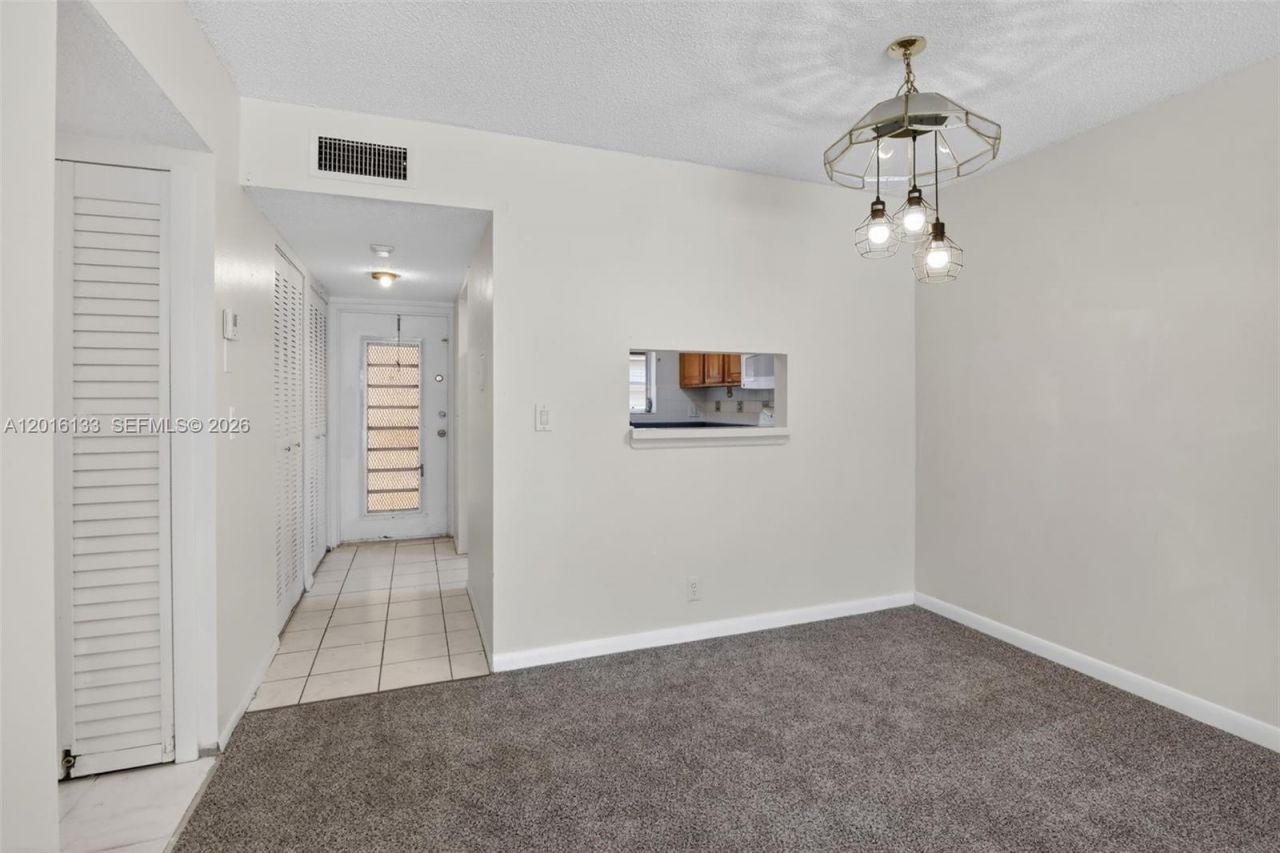 3048 E Sunrise Lakes Dr , Unit 220, Sunrise, FL 33322 Photo