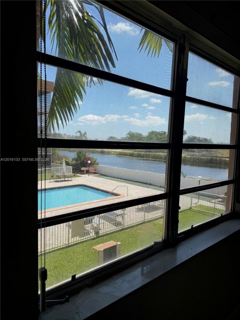 3048 E Sunrise Lakes Dr , Unit 220, Sunrise, FL 33322 Photo