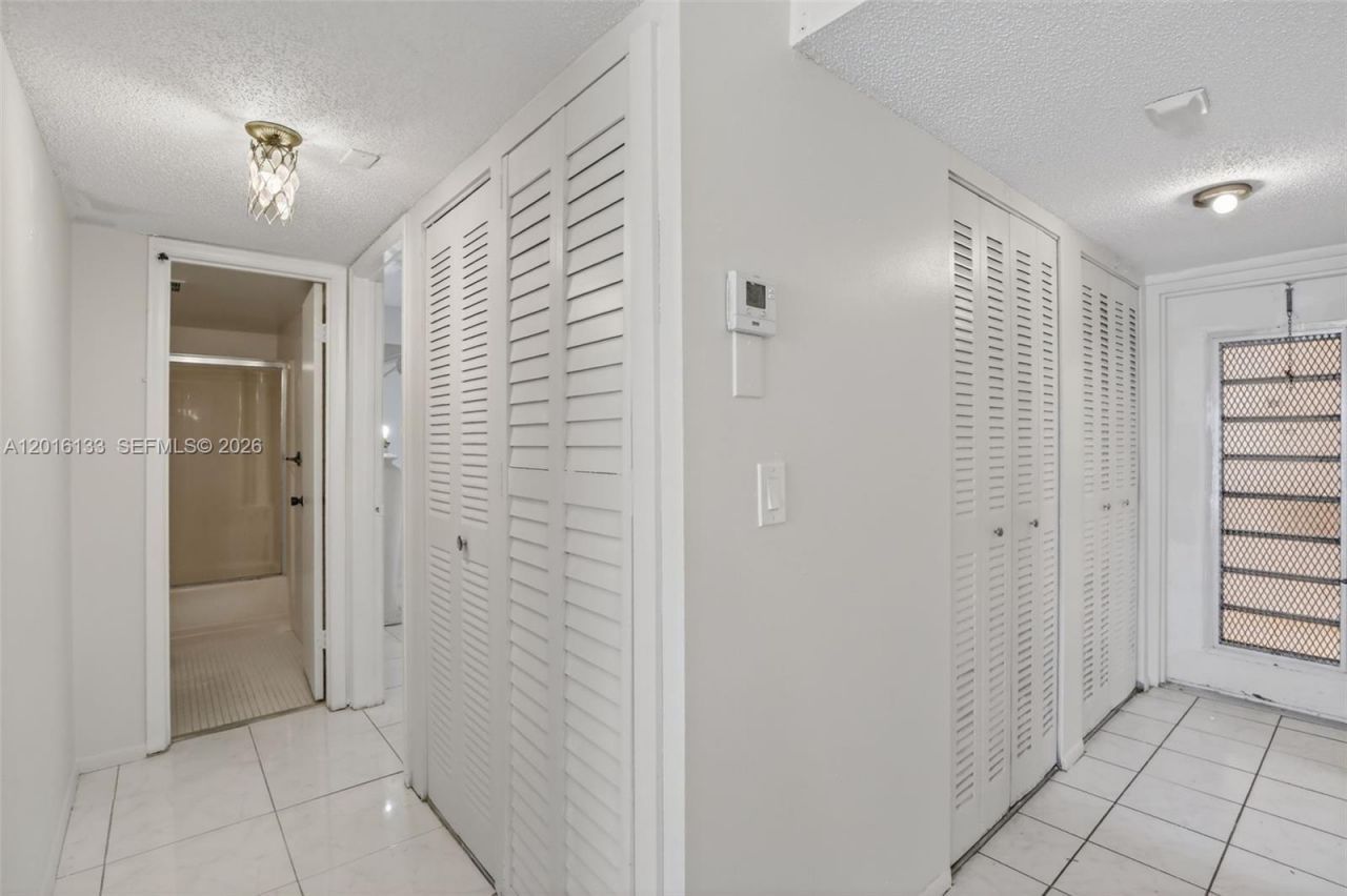 3048 E Sunrise Lakes Dr , Unit 220, Sunrise, FL 33322 Photo