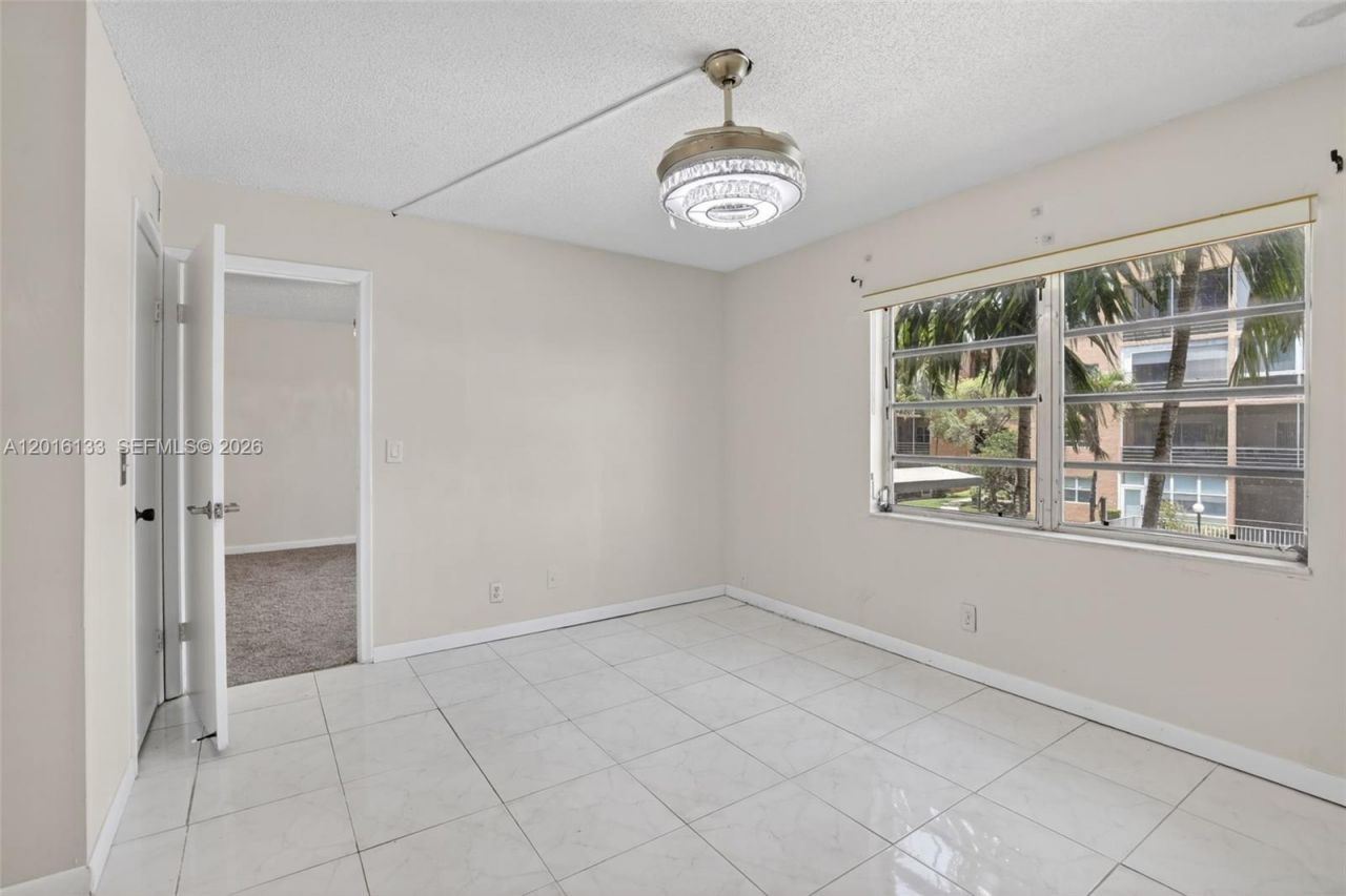3048 E Sunrise Lakes Dr , Unit 220, Sunrise, FL 33322 Photo