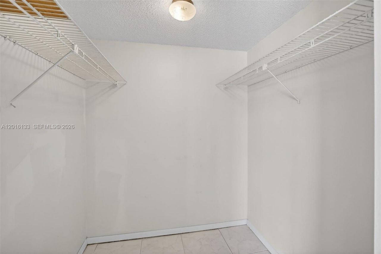 3048 E Sunrise Lakes Dr , Unit 220, Sunrise, FL 33322 Photo
