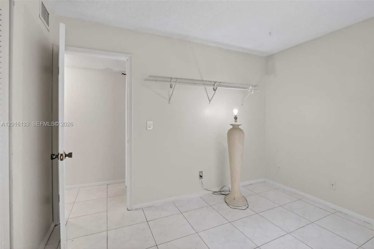 3048 E Sunrise Lakes Dr , Unit 220, Sunrise, FL 33322 Photo