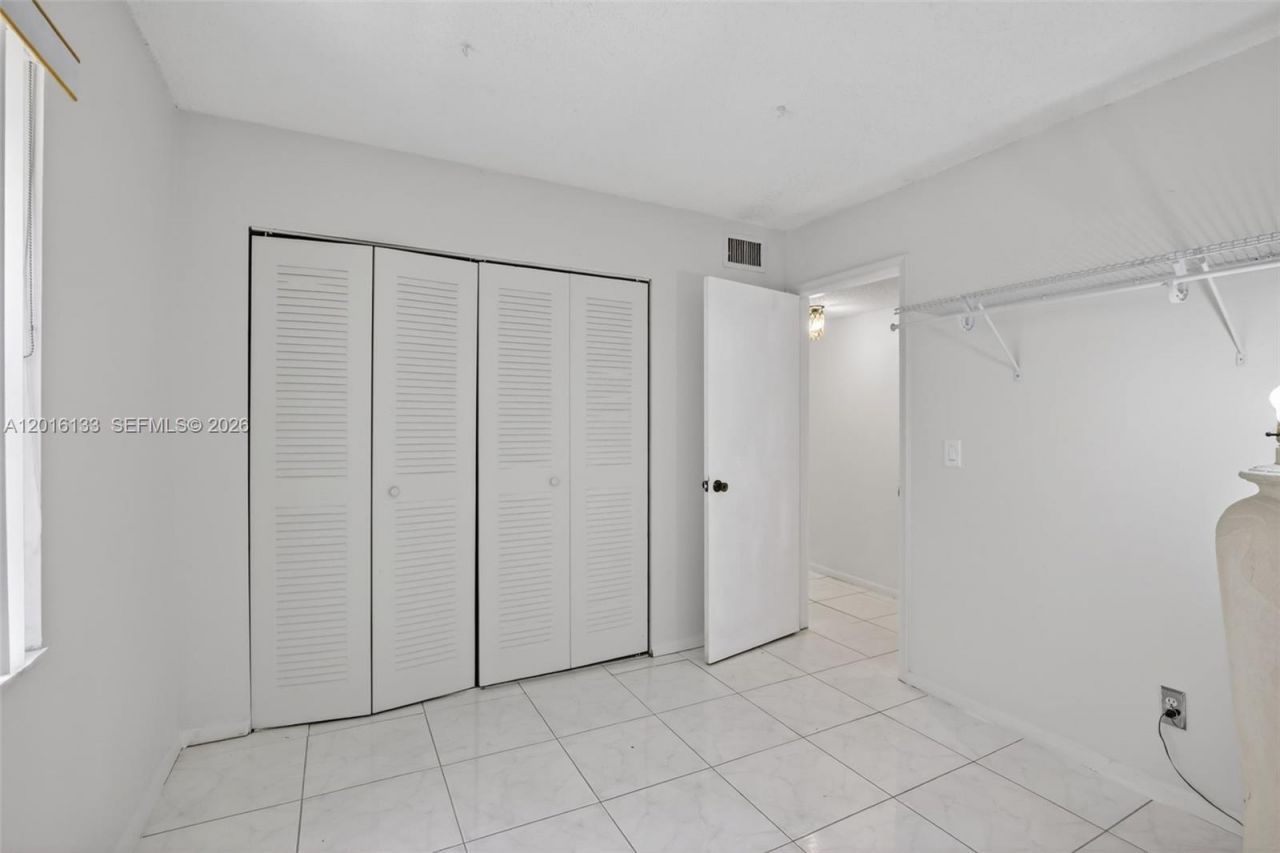 3048 E Sunrise Lakes Dr , Unit 220, Sunrise, FL 33322 Photo