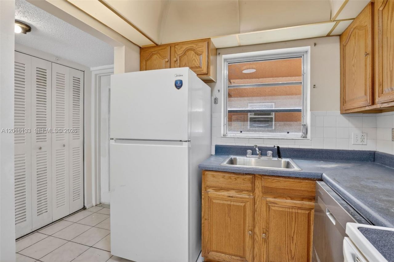 3048 E Sunrise Lakes Dr , Unit 220, Sunrise, FL 33322 Photo