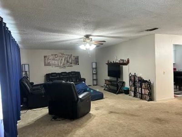 310 Lakeview Drive, Grand Prairie, TX 75051
